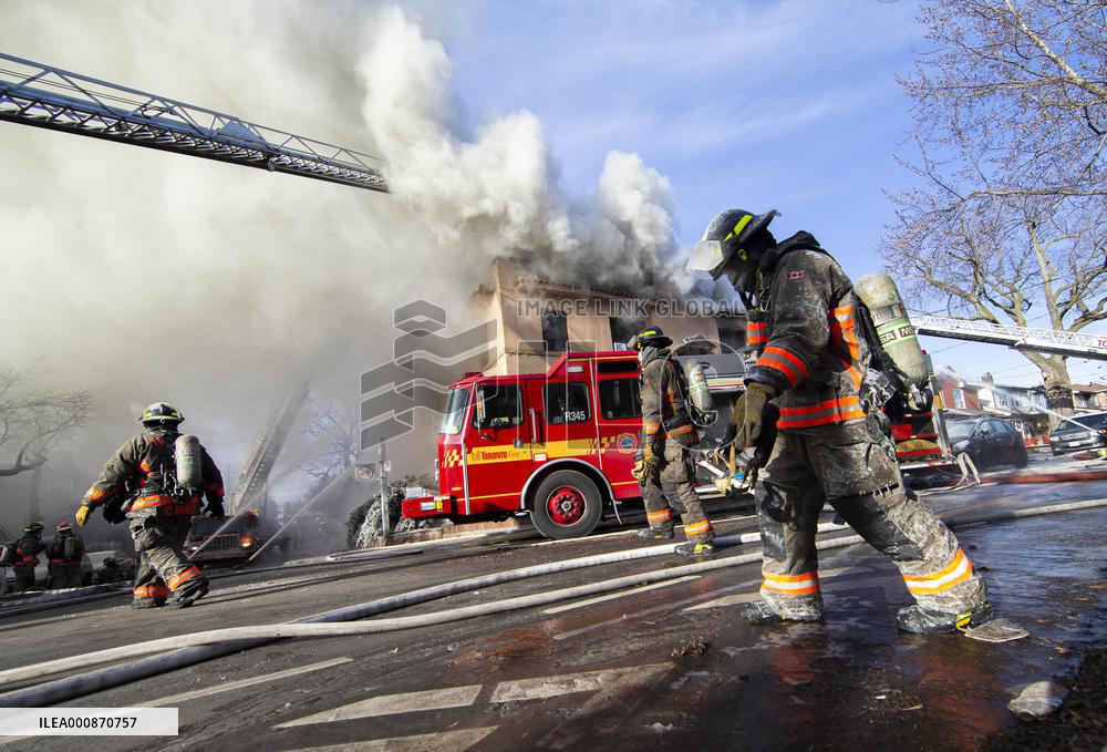 CANADA-TORONTO-APARTMENT BUILDING-FIRE