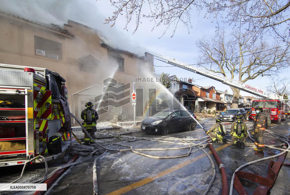 CANADA-TORONTO-APARTMENT BUILDING-FIRE