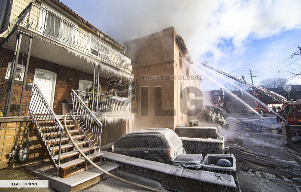 CANADA-TORONTO-APARTMENT BUILDING-FIRE