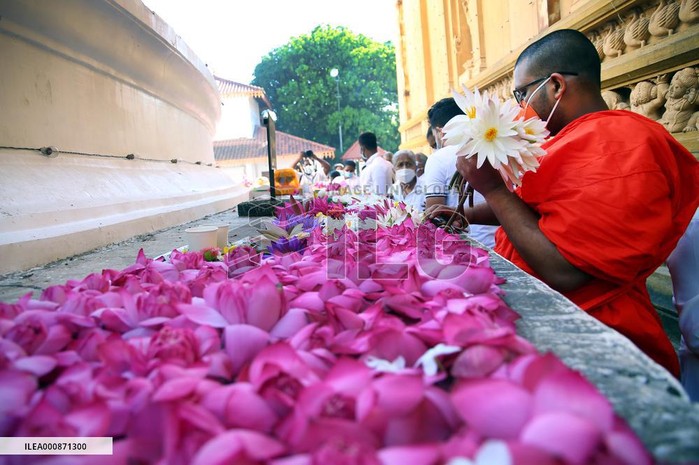 SRI LANKA-COLOMBO-BUDDHIST FESTIVAL-POYA DAY-CELEBRATION