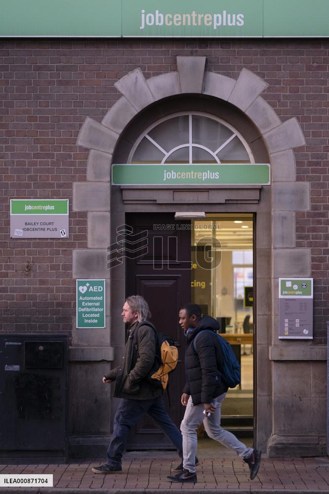 BRITAIN-SHEFFIELD-JOB VACANCIES-JOB CENTER