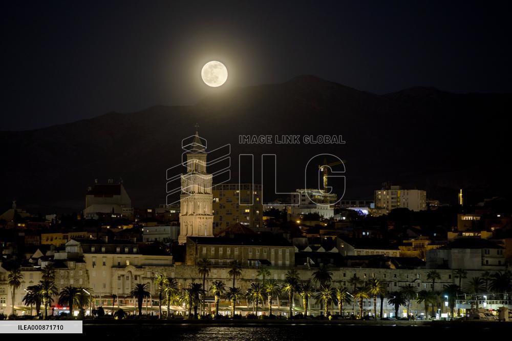 CROATIA-SPLIT-FULL MOON