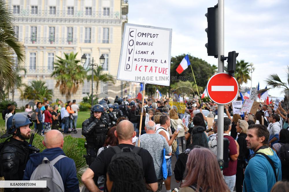 Anti health pass demonstration in Nice