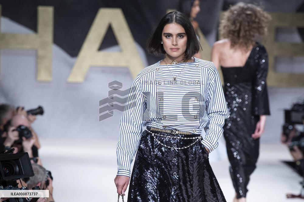 PFW - Chanel Runway Jill Kortleve