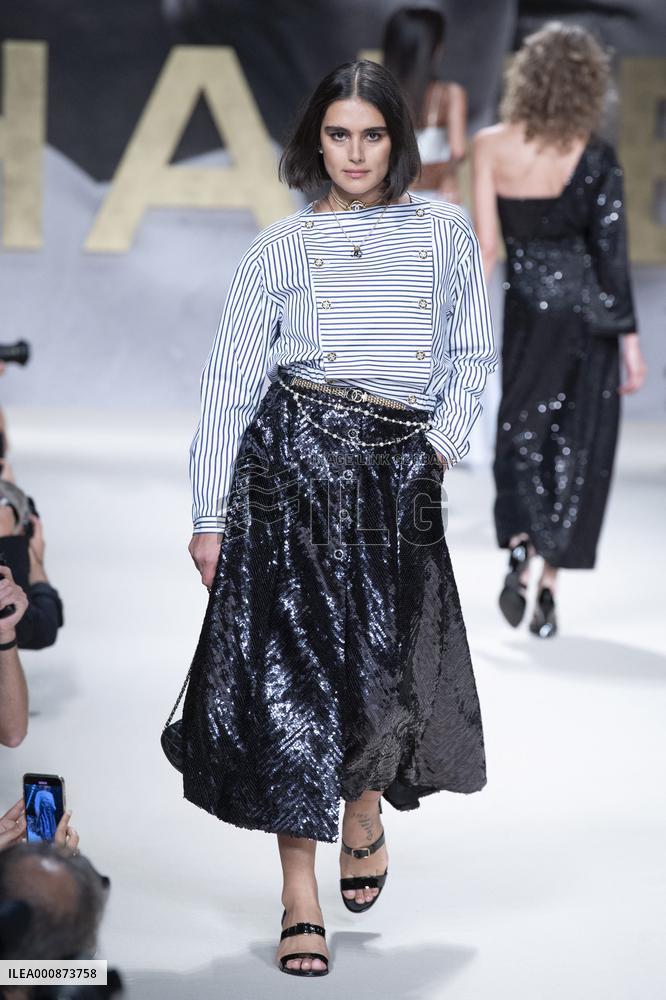 PFW - Chanel Runway Jill Kortleve