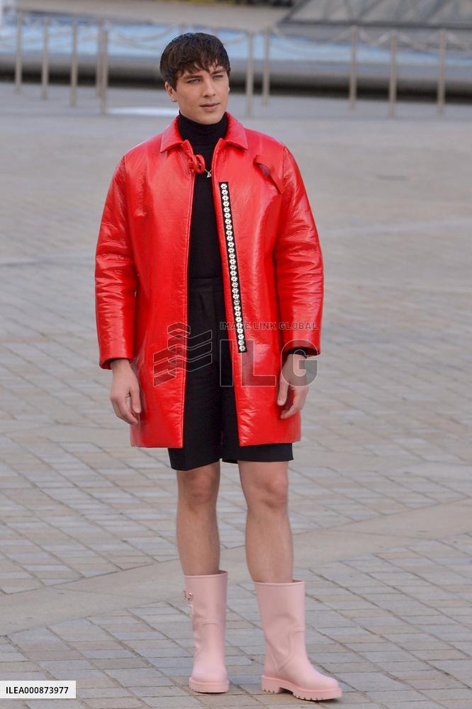 PFW Louis Vuitton Arrivals JR