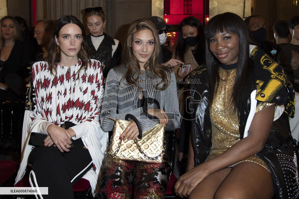 PFW - Louis Vuitton Front Row