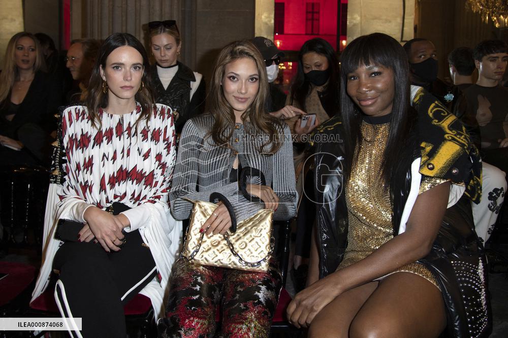 PFW - Louis Vuitton Front Row