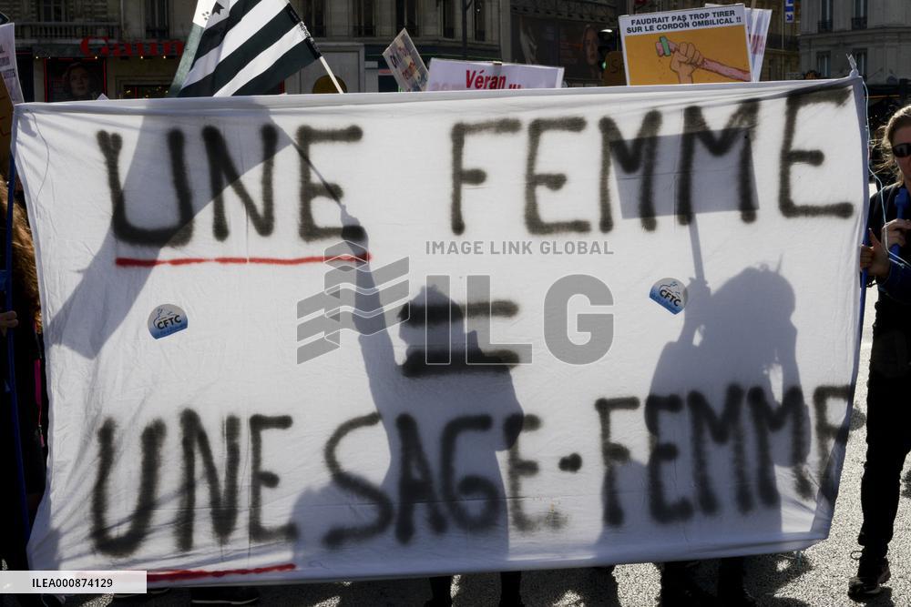 Demonstration Of Midwives On Strike - Paris