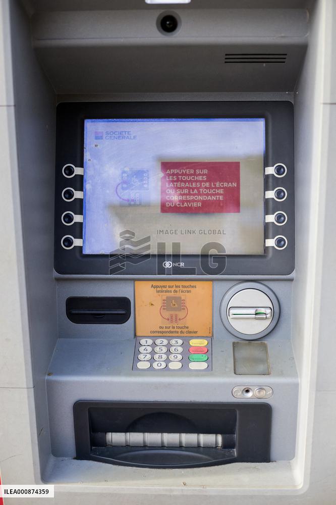 ATM Illustration - Paris
