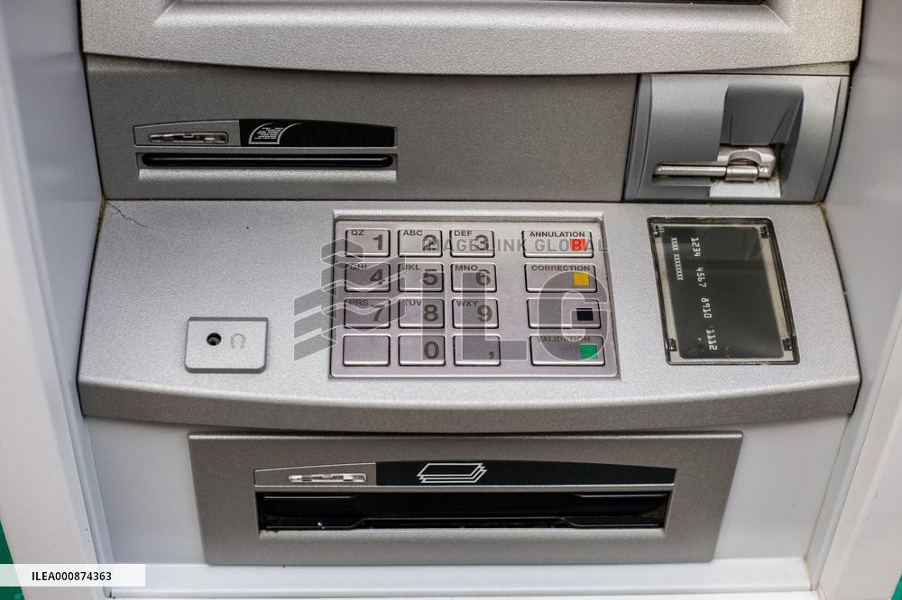 ATM Illustration - Paris