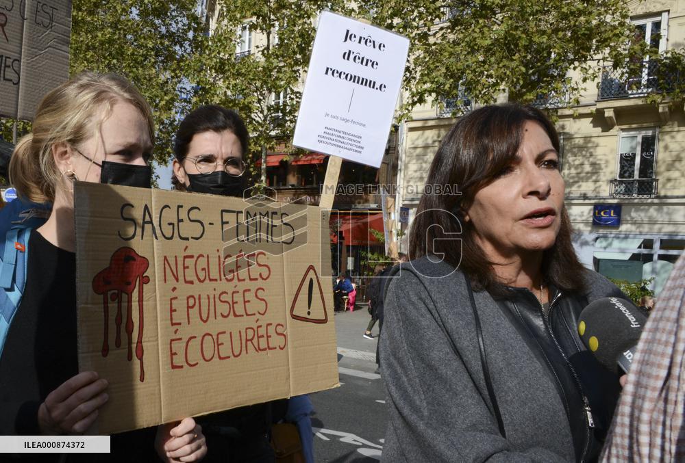 Demonstration Of Midwives On Strike - Paris