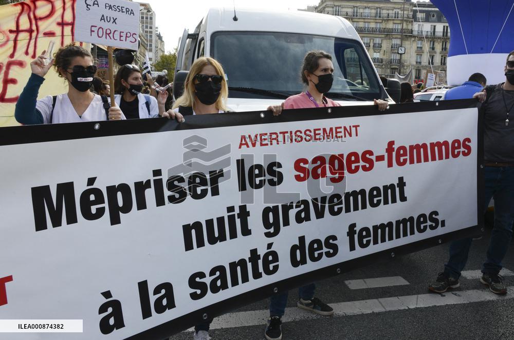 Demonstration Of Midwives On Strike - Paris