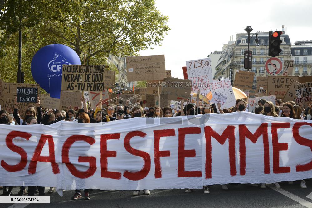 Demonstration Of Midwives On Strike - Paris
