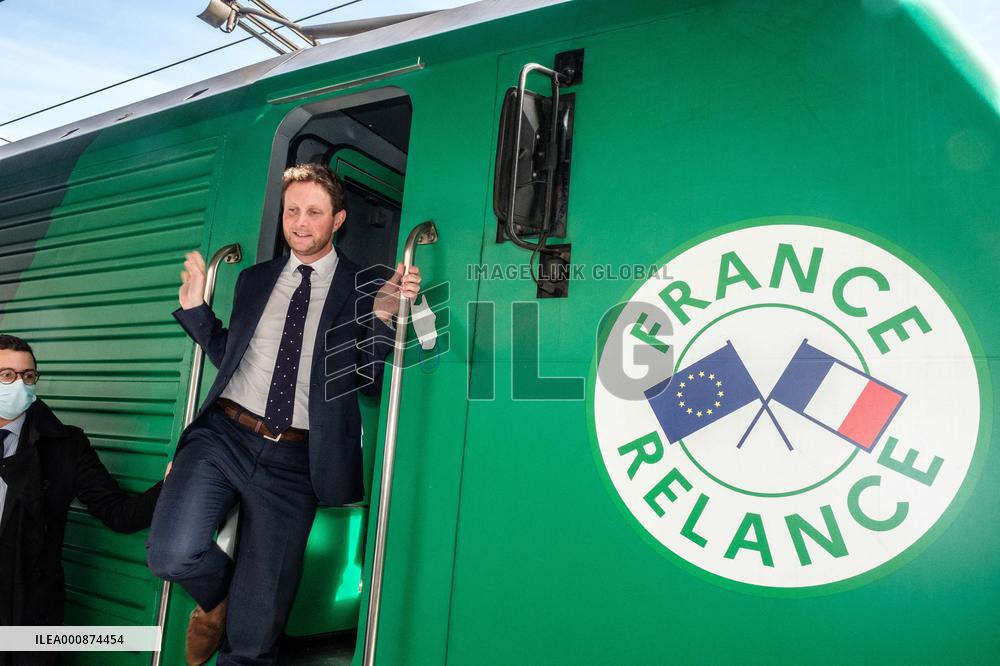 Closing Ceremony Of The Connecting Europe Express - Paris