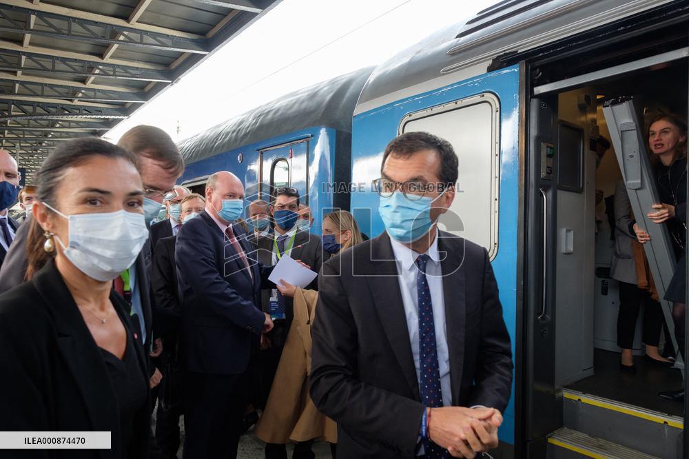 Closing Ceremony Of The Connecting Europe Express - Paris