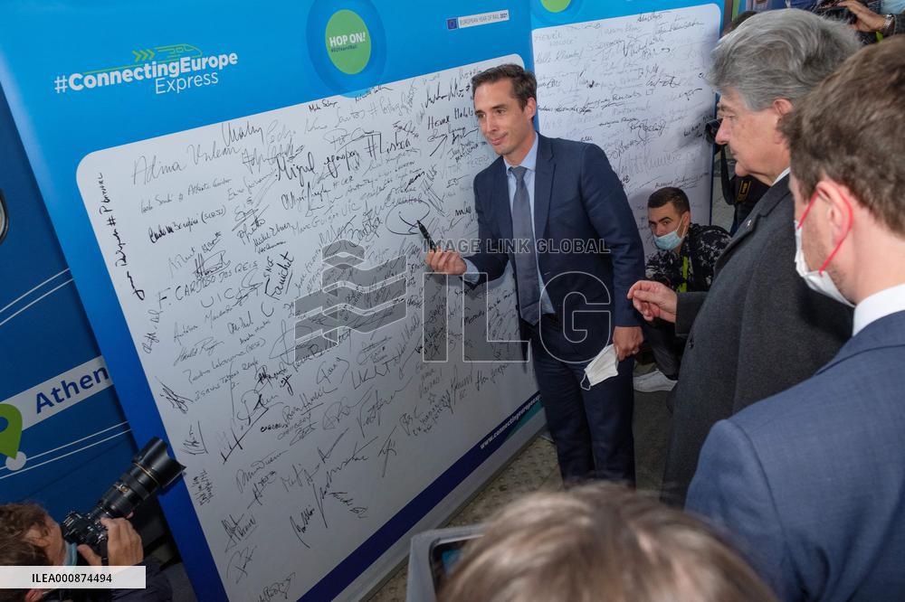 Closing Ceremony Of The Connecting Europe Express - Paris