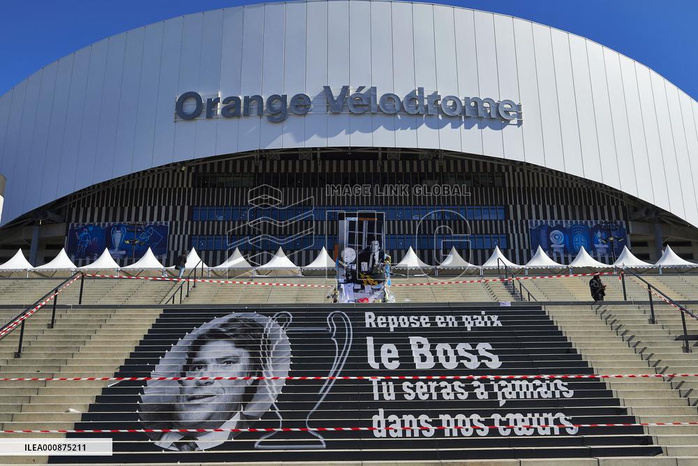 Stade Velodrome Homage To Bernard Tapie - Marseille