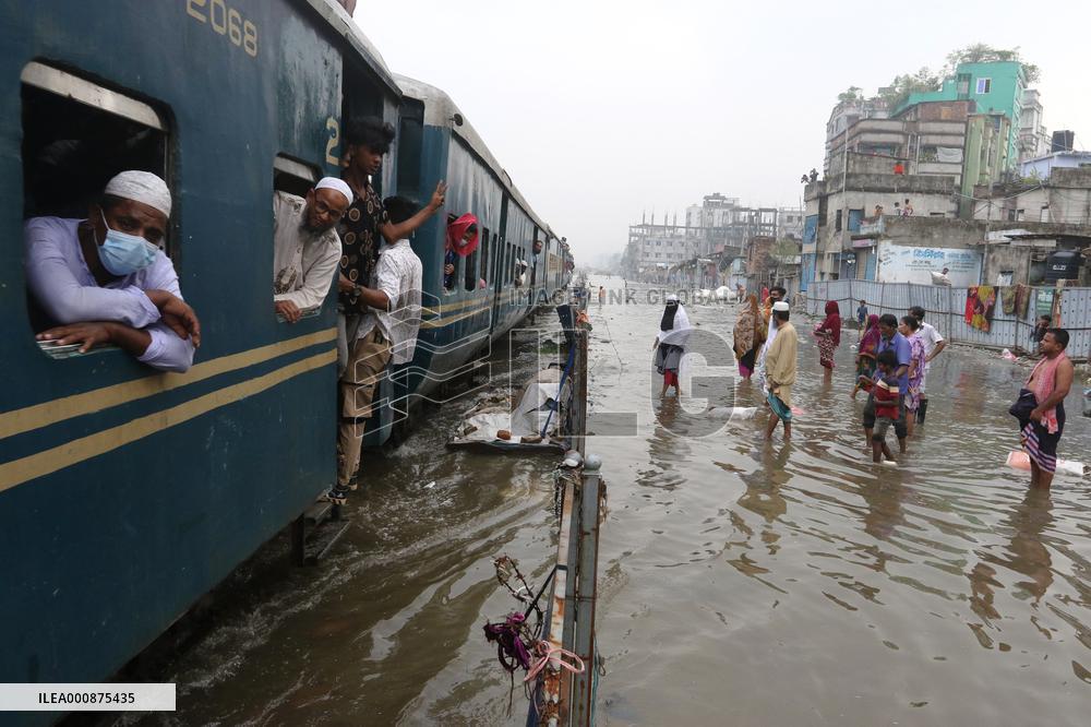 Heavy Rains Have Caused Flooding Of Streets - Dhaka