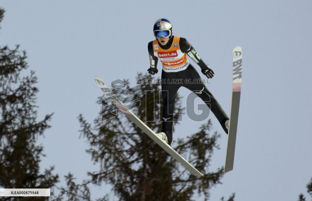 Ski jumping: World Cup event in Germany