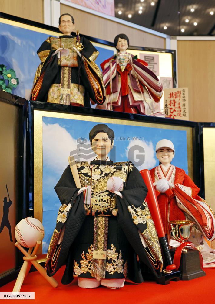 Traditional dolls featuring big names in Japan