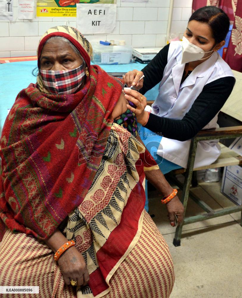 INDIA-NEW DELHI-COVID-19-VACCINE-THIRD DOSE