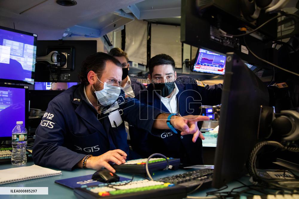 U.S.-NEW YORK-STOCK-FALL