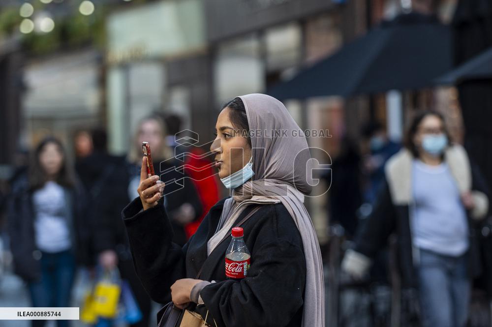 BRITAIN-LONDON-COVID-19-RESTRICTIONS
