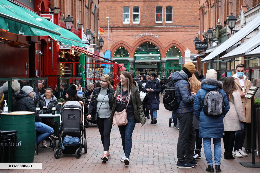 IRELAND-DUBLIN-COVID-19-RESTRICTIONS-EASE