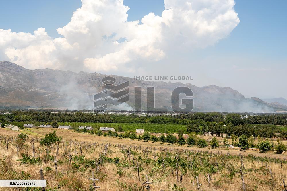 SOUTH AFRICA-WESTERN CAPE-HEAT WAVE