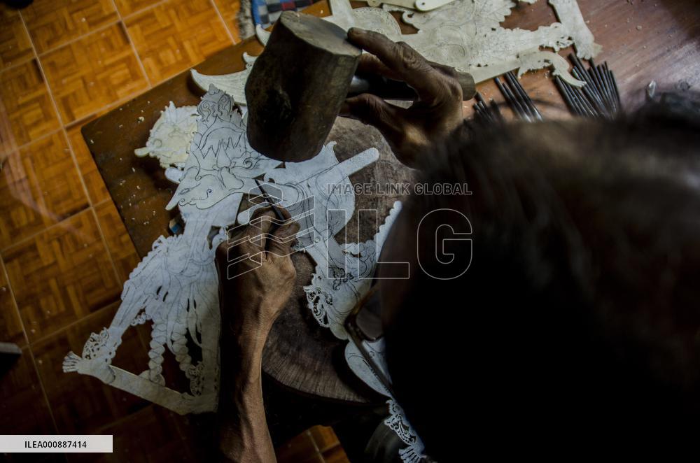 INDONESIA-YOGYAKARTA-JAVANESE PUPPET-MAKING