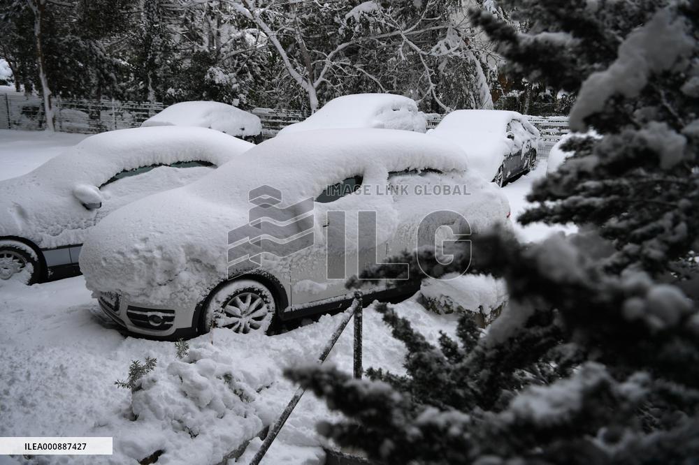 TURKEY-ISTANBUL-SNOWFALL-TRAFFIC