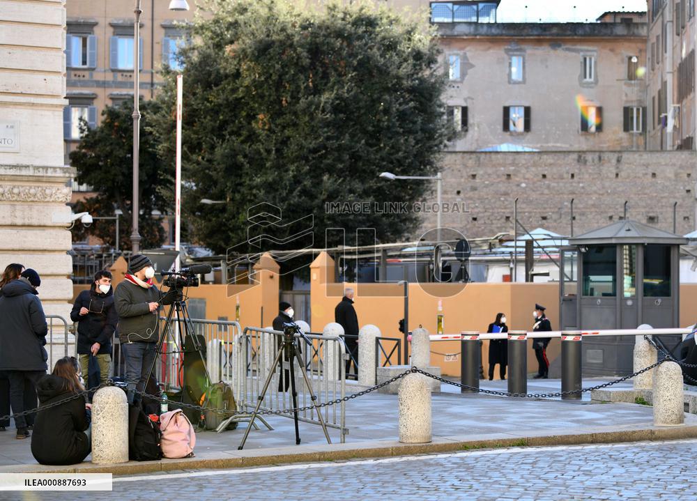 ITALY-ROME-DRIVE-THRU-ELECTION