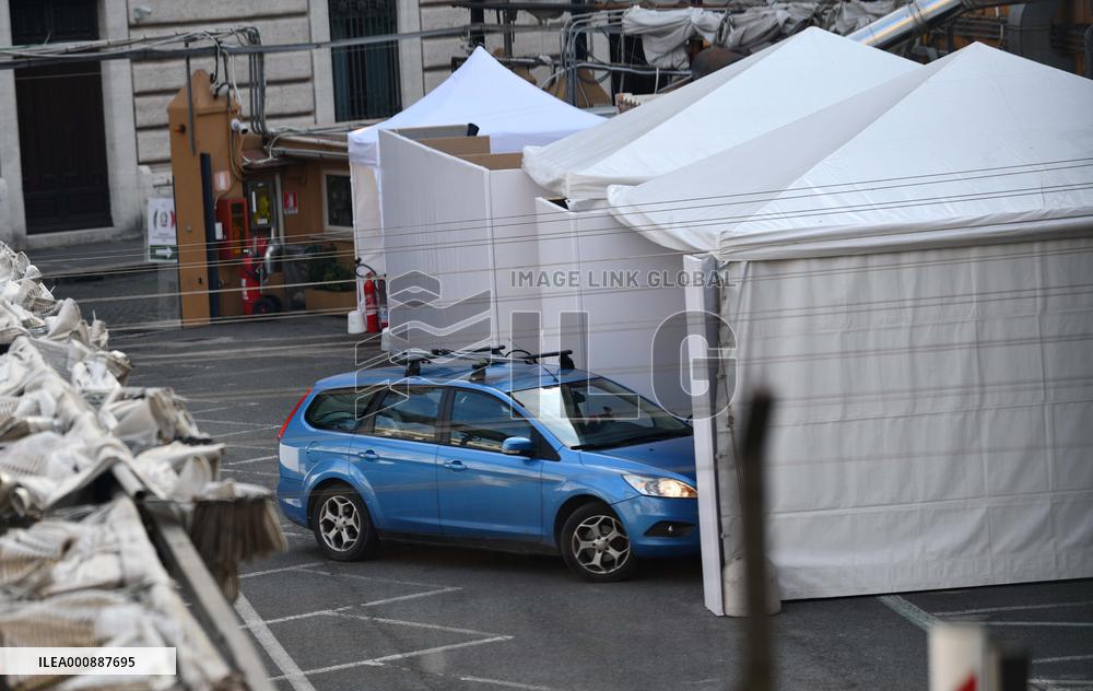 ITALY-ROME-DRIVE-THRU-ELECTION