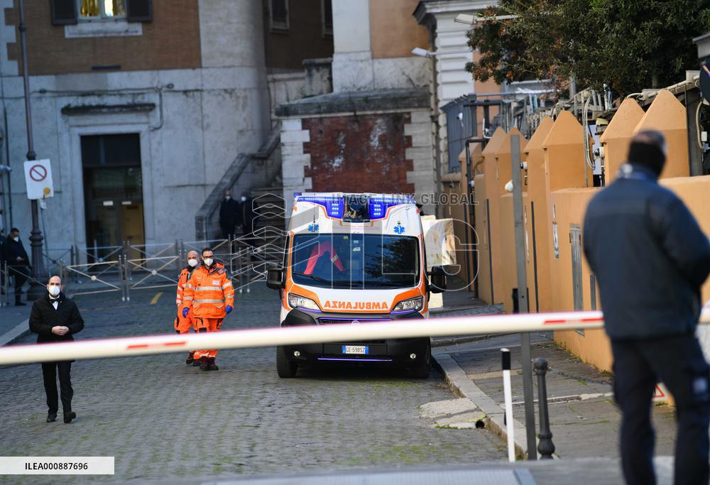 ITALY-ROME-DRIVE-THRU-ELECTION