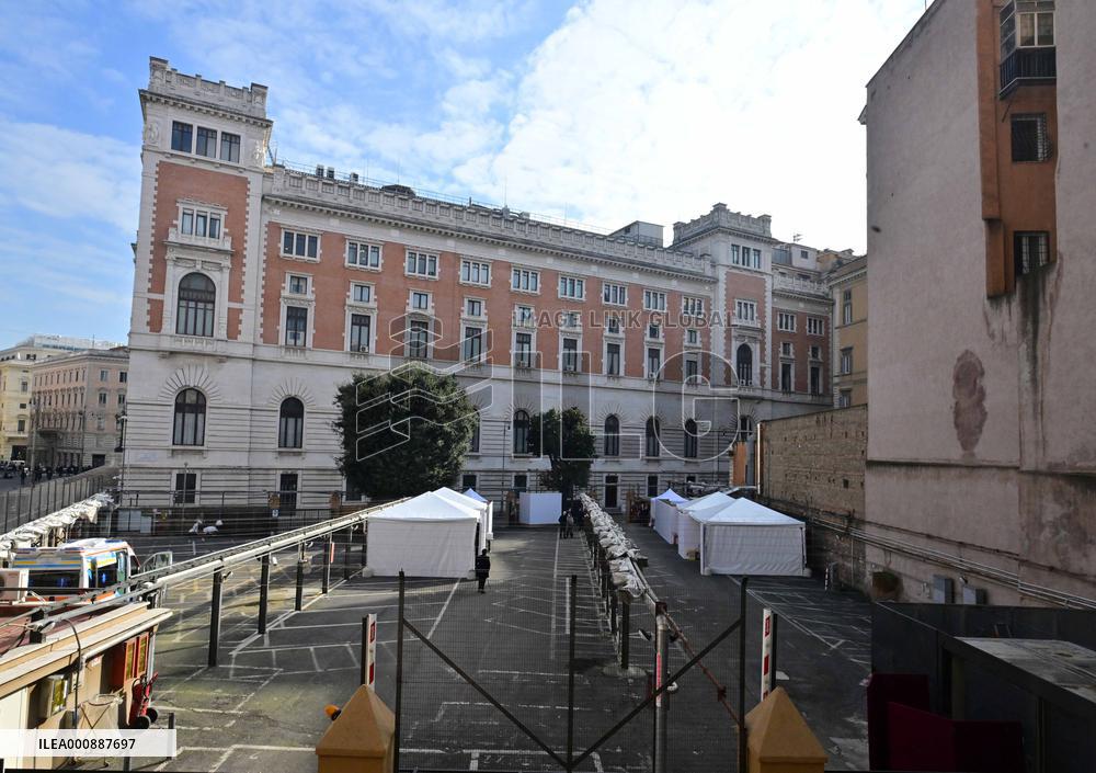 ITALY-ROME-DRIVE-THRU-ELECTION