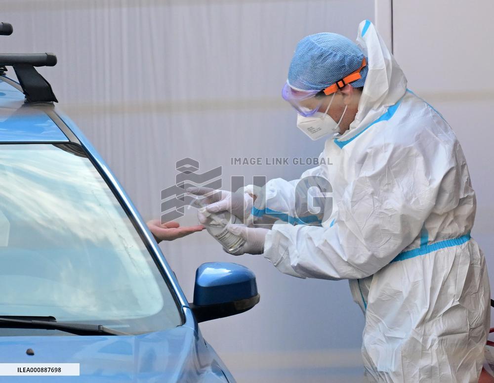 ITALY-ROME-DRIVE-THRU-ELECTION