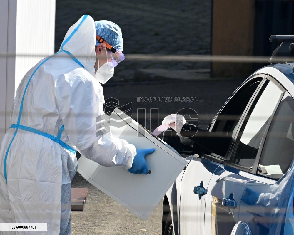 ITALY-ROME-DRIVE-THRU-ELECTION