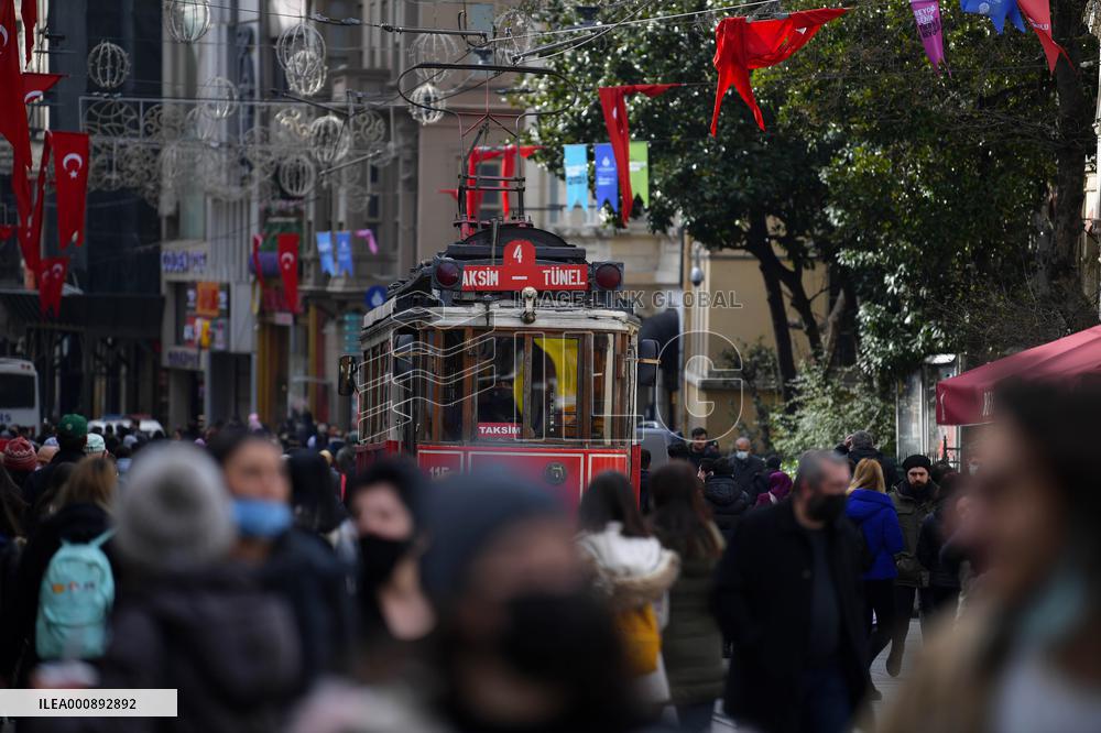 TURKEY-ISTANBUL-TOURISM REVENUE-RISE