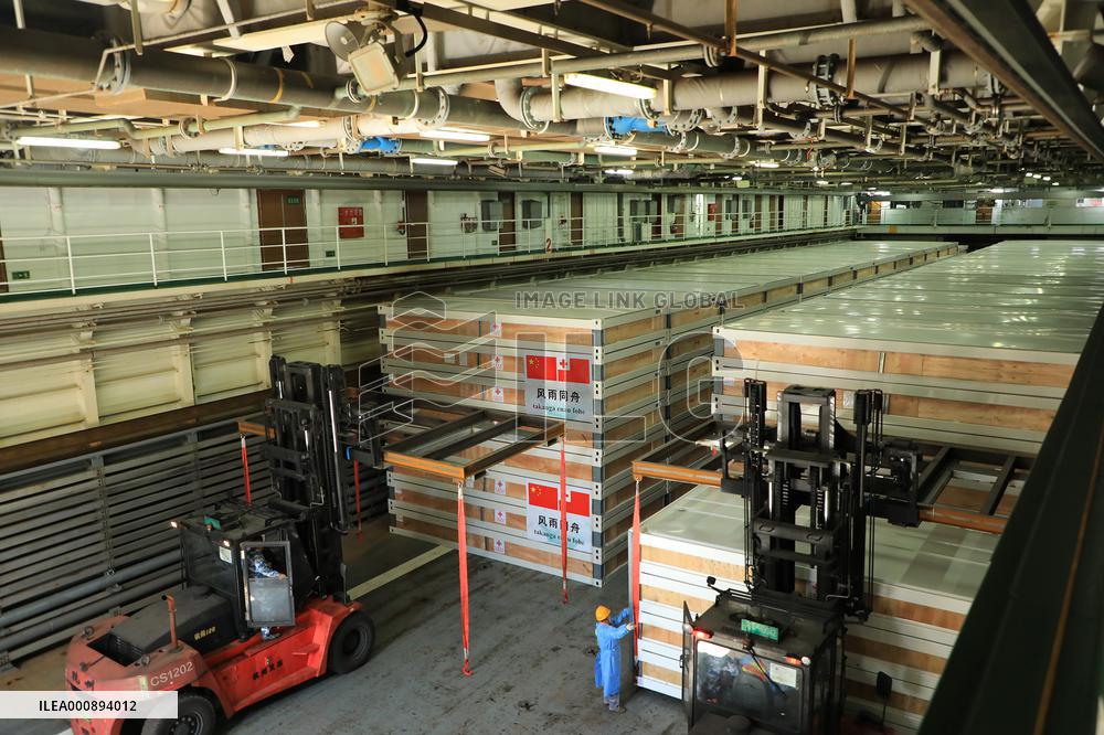 CHINA-GUANGDONG-GUANGZHOU-NAVY SHIPS-RELIEF SUPPLIES-TONGA-DEPARTURE (CN)