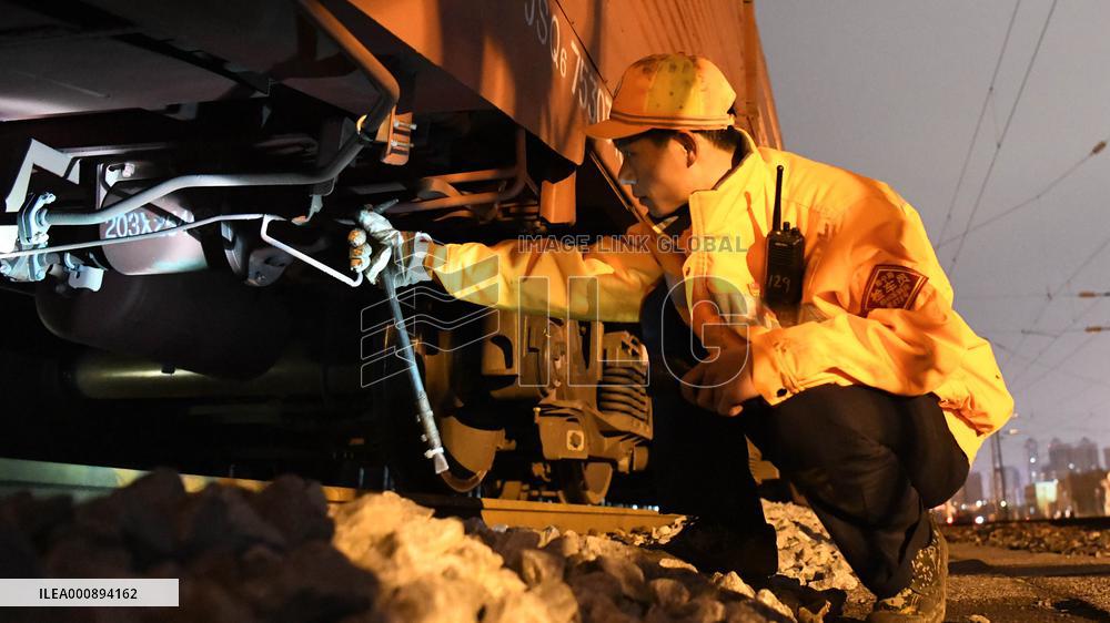 CHINA-GUANGXI-LIUZHOU-FREIGHT TRAIN-MAINTENANCE (CN)