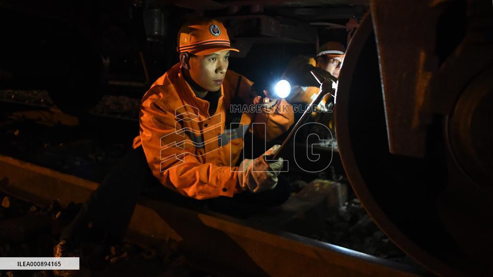 CHINA-GUANGXI-LIUZHOU-FREIGHT TRAIN-MAINTENANCE (CN)