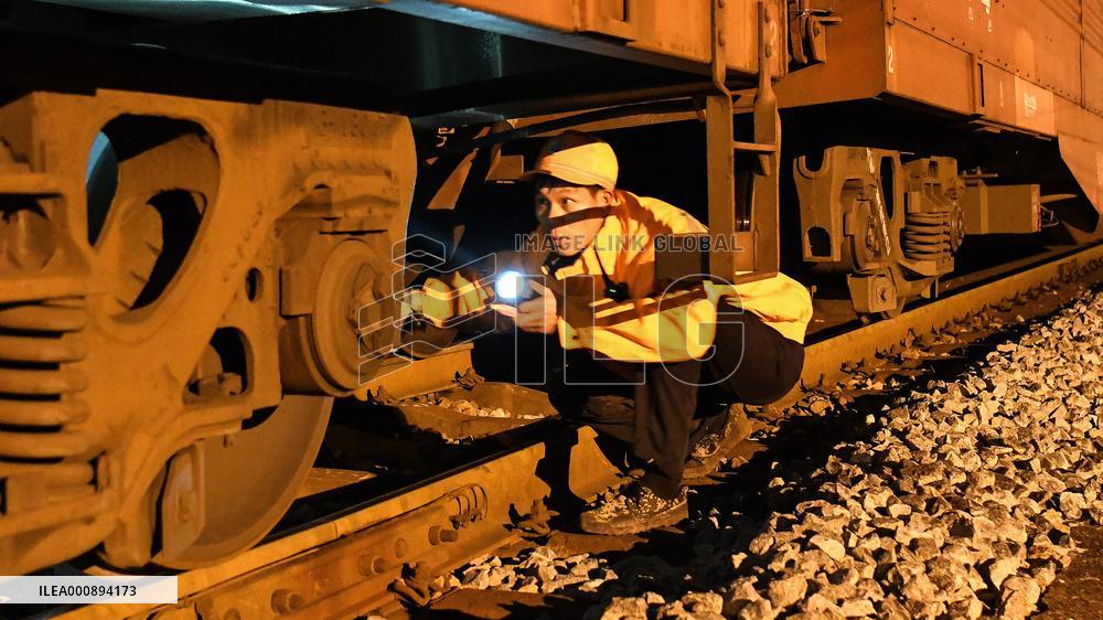 CHINA-GUANGXI-LIUZHOU-FREIGHT TRAIN-MAINTENANCE (CN)