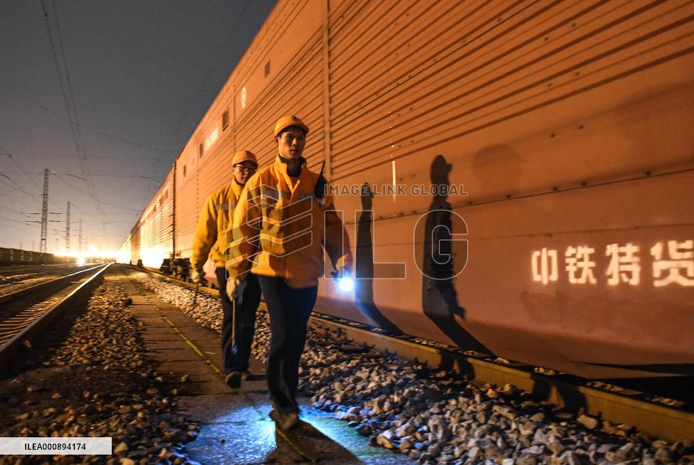 CHINA-GUANGXI-LIUZHOU-FREIGHT TRAIN-MAINTENANCE (CN)