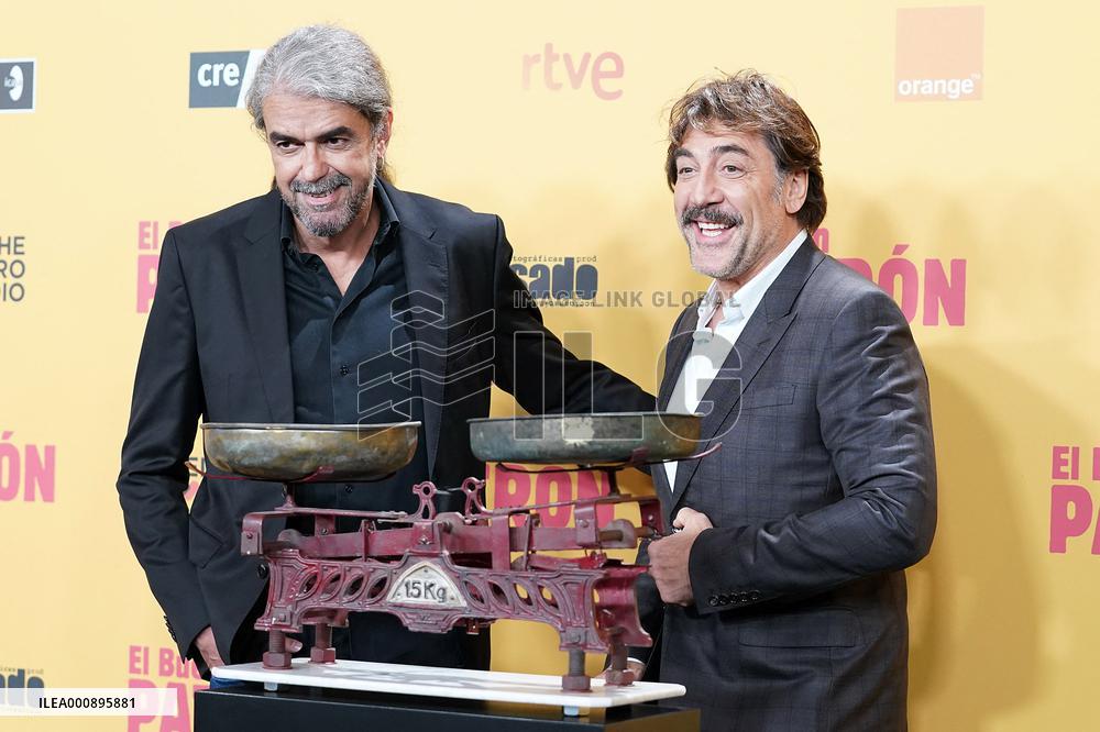 Javier Bardem Attends El Buen Patron Premiere - Madrid