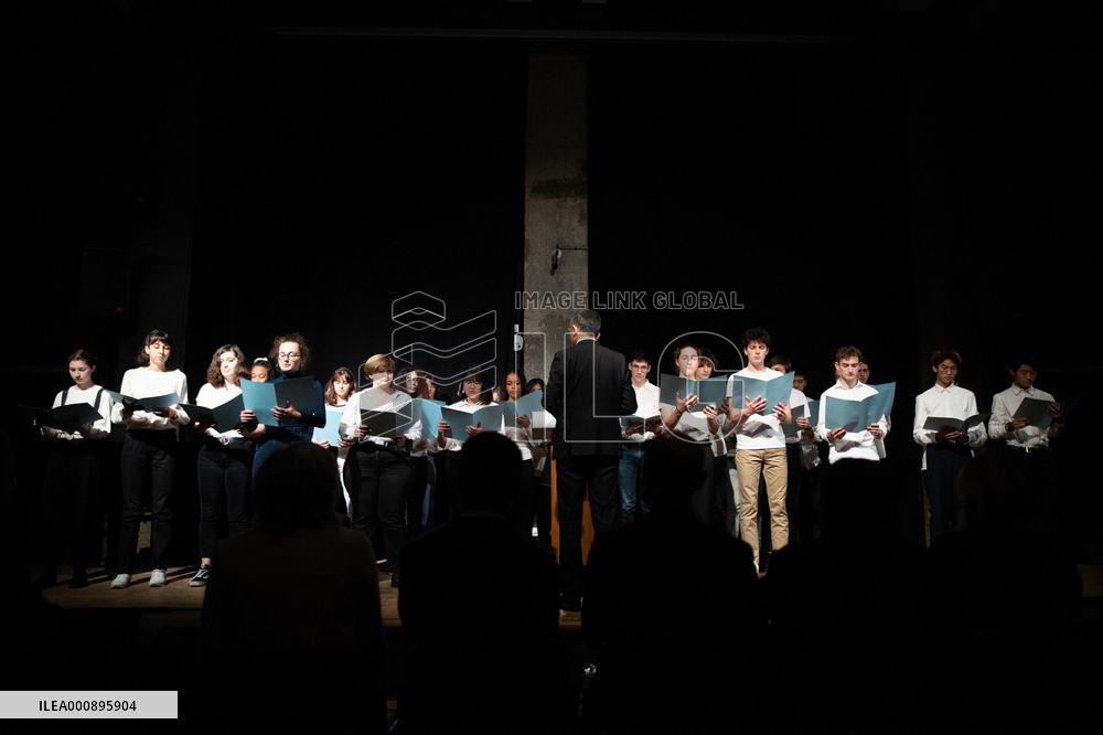 Jean-Michel Blanquer visits a high school on the eve of the national hommage for Samuel Paty - Paris