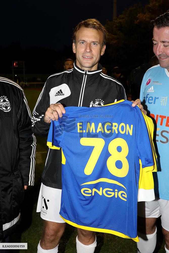 President Macron Poses With Variety Club de France's Jersey - Poissy