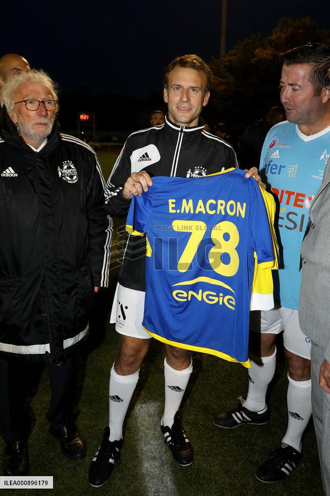 President Macron Poses With Variety Club de France's Jersey - Poissy
