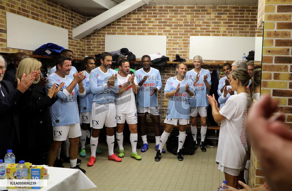 Macron Prepares To play A Football Match - Poissy