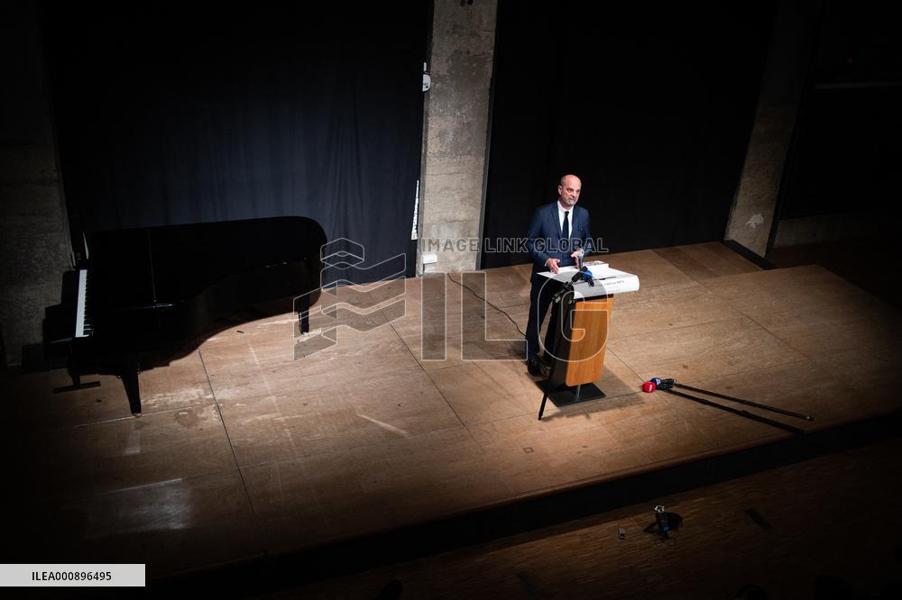 Jean-Michel Blanquer visits a high school on the eve of the national hommage for Samuel Paty - Paris